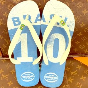 NWT Havaiana’s Size 7/8